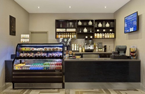 Orlando Hotel | DoubleTree by Hilton Orlando East - UCF Area