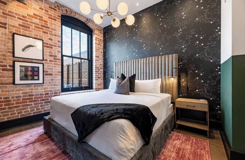 Central Business District Hotel | Downtown 2BD Private Terrace Gym Hotel Pool