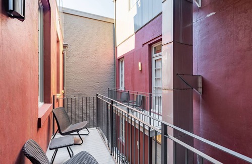 Central Business District Apartment | 🎶🎷 Downtown 2BR Walk to Superdome Parades French Quarter 🎷🎶 - The Jazz