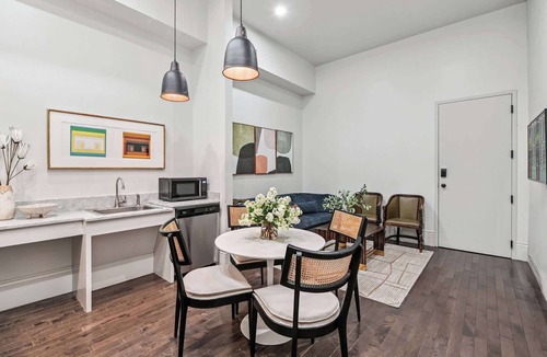 Central Business District Hotel | Downtown 6 Condo Combo | 12BR 12BA