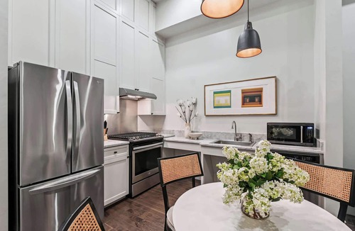 Central Business District Hotel | Downtown 6 Condo Combo | 12BR 12BA