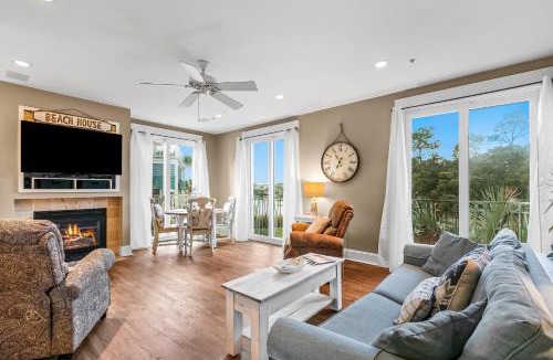 Sunnyside Apartment | Downtown Carillon 2 200 Lazy Roux