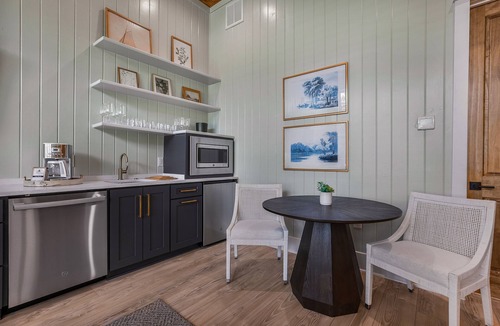 Fairhope Cottage | Downtown Cottage Hideaway Suite B