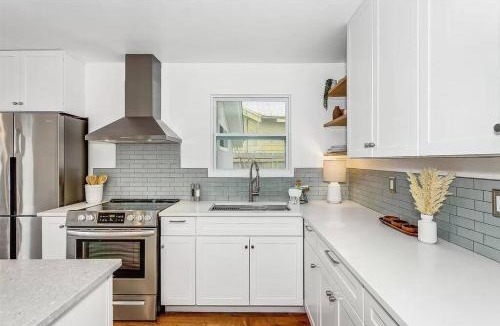 South Pensacola House | Downtown Dream- Relaxing Escape In Downtown Pensacola