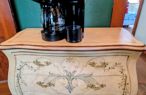 Foley House | Downtown Foley Fairytale Cottage – Sleeps 14, Hot Tub, Near Beaches