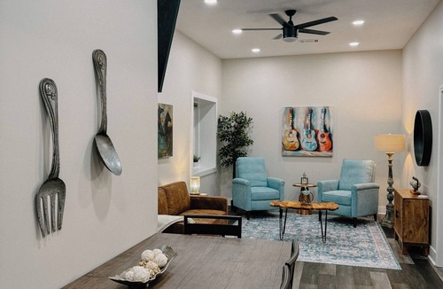 Aberdeen Apartment | Downtown Loft Cozy 1-bedroom apartment in adorable Aberdeen with WiFi