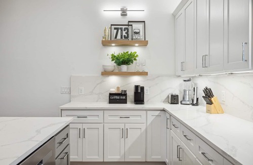 South Central Houston House | Downtown & Med Center Near U of H and TSU + NRG + City Views