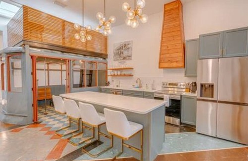 Central Business District House | Downtown Mobile Pets Ok Walkable Secure Parking