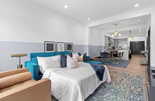Central Business District Hotel | Downtown Penthouse w/Private Terrace, Hotel