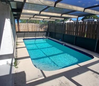 Tanglewood Terrace House | Downtown Private Pool Oasis In Sunshine State