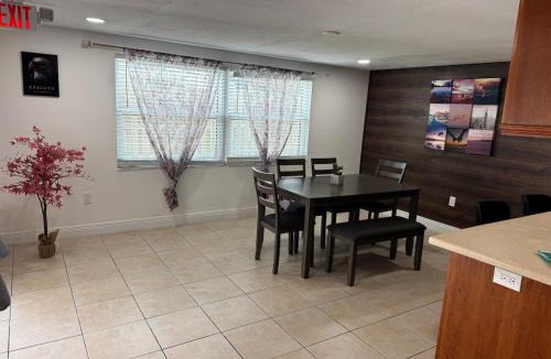 Tanglewood Terrace House | Downtown Private Pool Oasis In Sunshine State