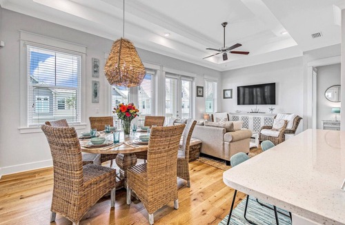Panama City Beach House | DRIFTING SOUTH- 2 BDRM Townhome With Beach Cruisers & Close To Pool!