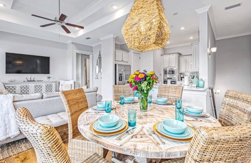 Panama City Beach House | DRIFTING SOUTH- 2 BDRM Townhome With Beach Cruisers & Close To Pool!