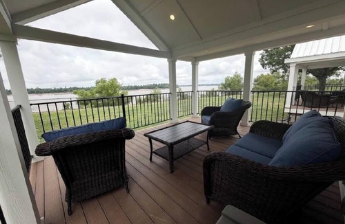 Vicksburg House | Driftwood | Tiny Home on the Mississippi River