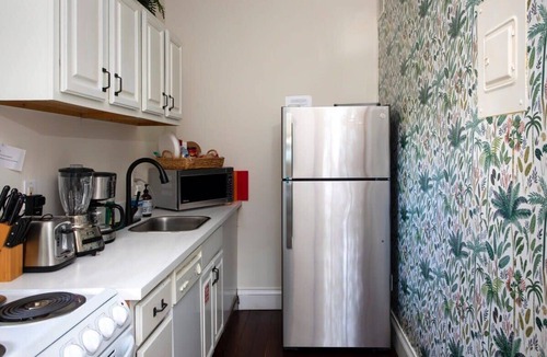 Downtown Apartment | Duval Street Suites full kitchen, free parking, heated pool