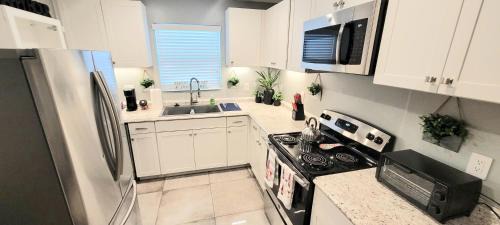 Riviera Beach Apartment | East by the Beaches #2
