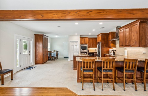 East Hill House | East Hill Charming Family Home- Huge Lot-Fully Updated-Brand New Gourmet Kitchen
