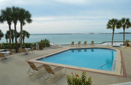 Holiday Isle House | East Pass Towers