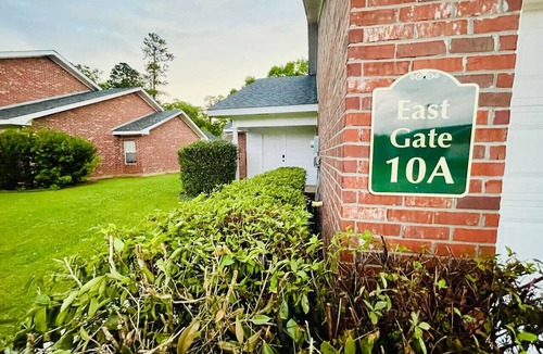 Hammond Apartment | Eastgate 10A beautiful townhouse