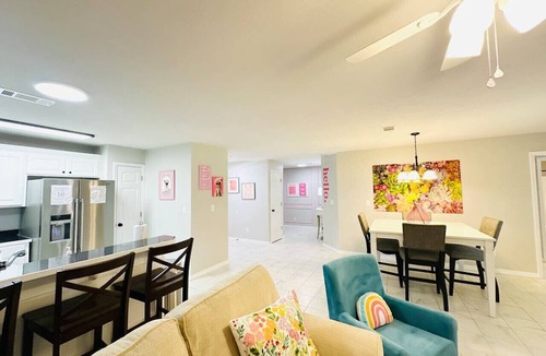 Hammond Apartment | Eastgate 3A Pretty in Pink