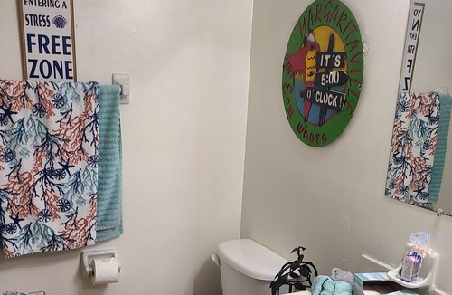 Gulf Breeze Condo | Easy and affordable~Best Rates!~Military discounts!~Longer stays welcome