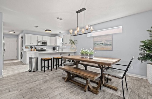 Kiska Beach House | Easy Breezy - Close to Beach
