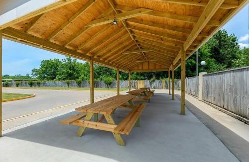 Greenville Cabin | Econo Lodge Greenville