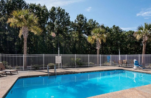 Natchitoches Hotel | Econo Lodge Inn & Suites Natchitoches