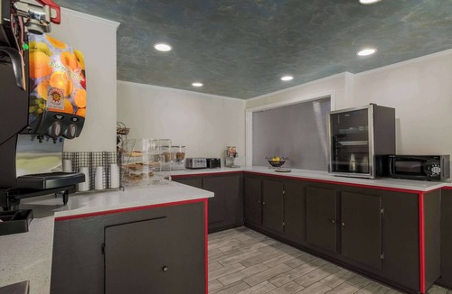 Diamondhead Hotel | Econo Lodge Inn & Suites Diamondhead