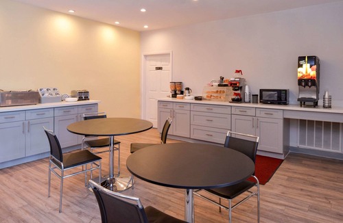 Lakeview  Jefferson County Hotel | Econo Lodge Inn & Suites Port Arthur near Sabine Pass
