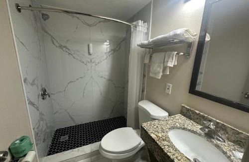 United Central Cabin | Econo Lodge St Petersburg Central
