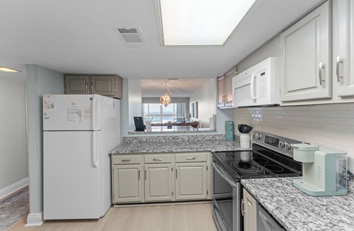 Gulf Shores Condo | ☀️Edgewater West 34. stocked poolside storage room. New paint and floors!⛱️