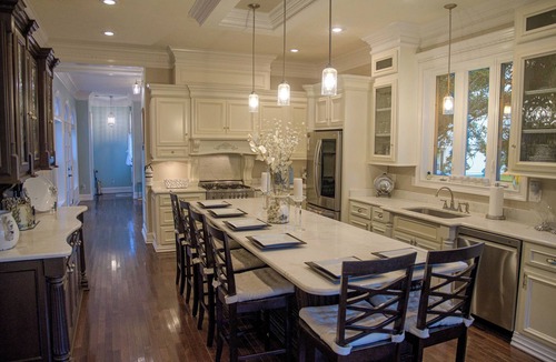 Waveland House | Eleanor Oaks - ! Beach Access ! -Large Front Porch & Courtyard
