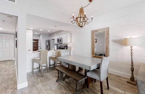 Rosemary Beach Condo | Elegant dwelling on the beach with beautiful view, pool & pickleball