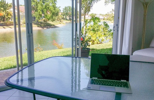 Central Naples House | Elegant Front Lake House in the World Tennis Club- Sleep 8+