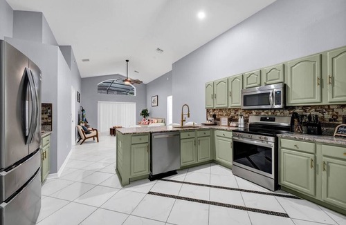 Solana House | Elegant Solana Retreat | Pool | 20 Min to Disney