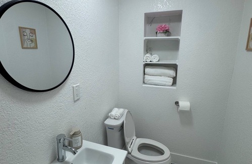 Tampa House | Elegant Tampa Getaway | Minutes from Airport