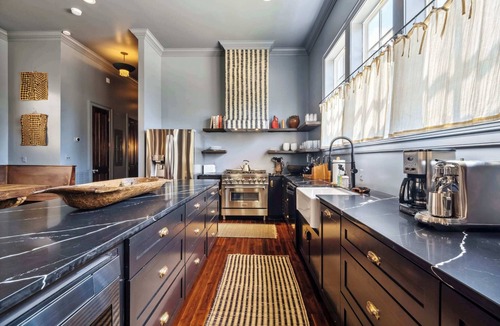 Faubourg Lafayette House | Elegant Tribal House w heated Pool/Hot Tub