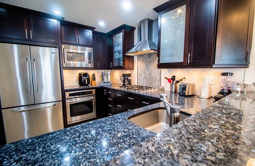 Coquina Key Condo | Elegant Waterfront Home