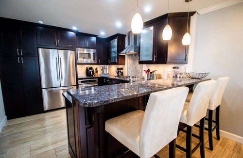 Coquina Key Condo | Elegant Waterfront Home