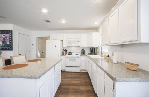 Old Town House | Ember Beach ~ charming cottage close to beaches