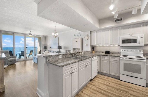 Panama City Beach Condo | Emerald Beach Resort by Southern Vacation Rentals