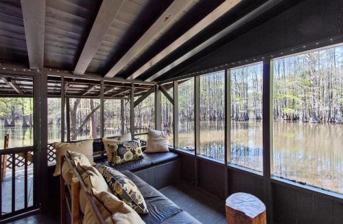 Shreveport House | Emerald Cove Lakeside Cabin Paddle, Relax,Unwind