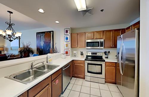 Pensacola Beach Apartment | Emerald Dolphin #1630