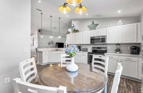 Fort Walton Beach - Destin House | EMERALD HAVEN, Walk to Deeded Beach, Hot Tub, Bunkroom, Sleeps 12!