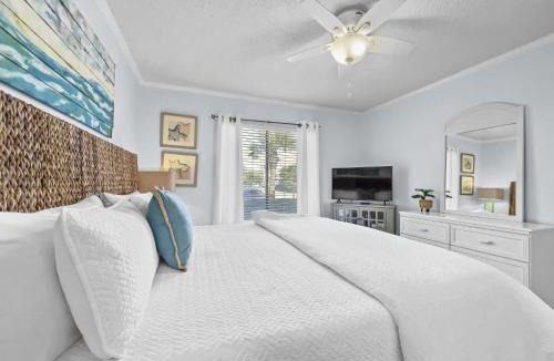 Laguna Beach Apartment | Emerald Shores #1001 Condo