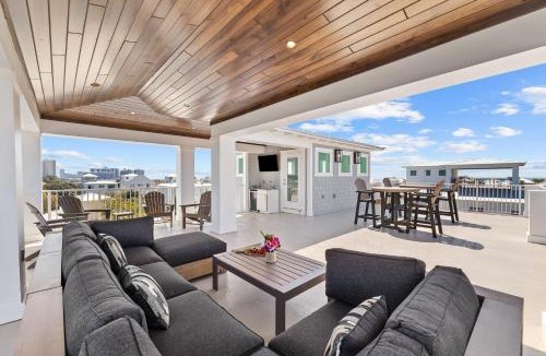 Frangista Beach Villa | Emerald Sunset by AvantStay 9BDR Villa PoolGame RoomRooftopWalk to Beach
