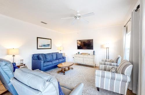 Frangista Beach Apartment | Emerald Waters 109