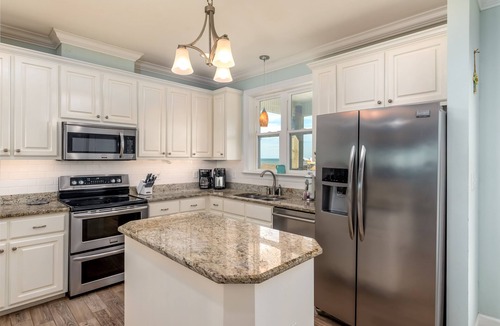 Dauphin Island House | Encantado | Gulf Front. Pool. Pets Welcome