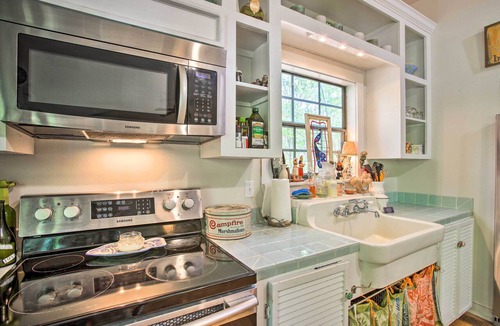 Kiln Apartment | Enchanting 'Whitney Cabin' w/Beach & Creek!